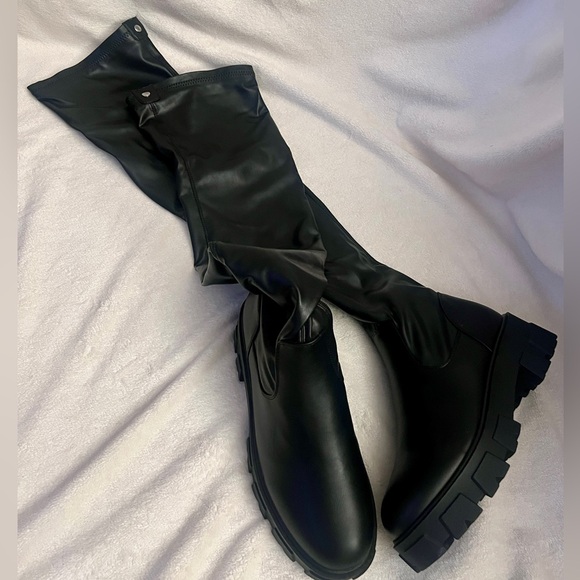 Azalea Wang Slim fit stretch thigh boots. Size 9 women’s. - Picture 2 of 9